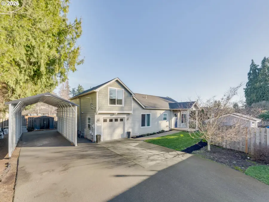 672 S Fir St, Canby, OR 97013 - Image #2