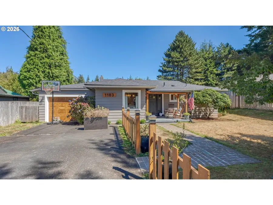 1183 Ocean Ter, Coos Bay, OR 97420 - #2