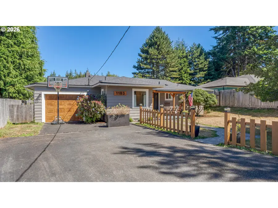 1183 Ocean Ter, Coos Bay, OR 97420 - #3