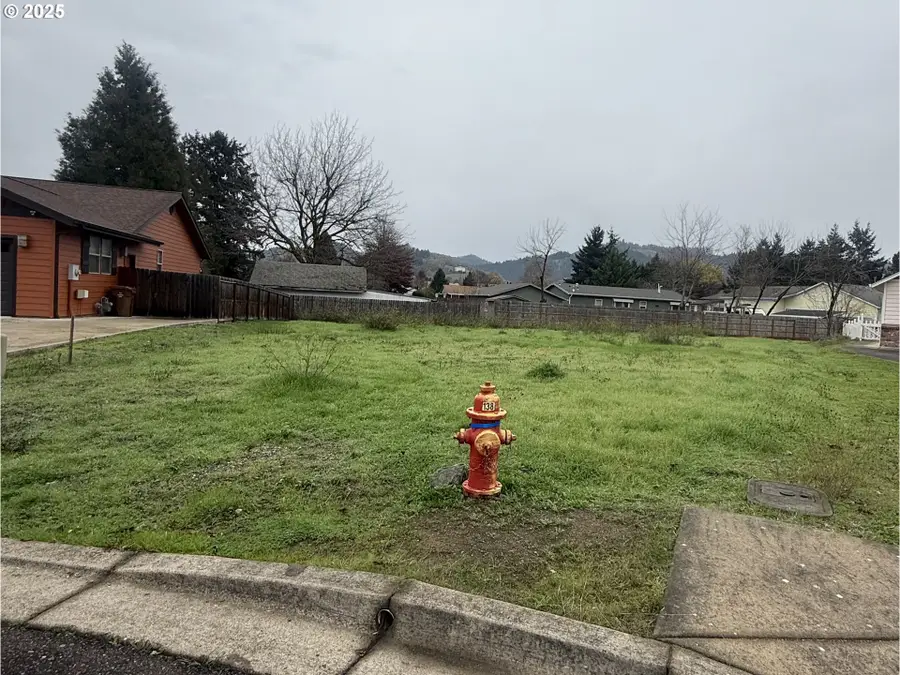 480 SE Woody Ct, Myrtle Creek, OR 97457 - Image #3