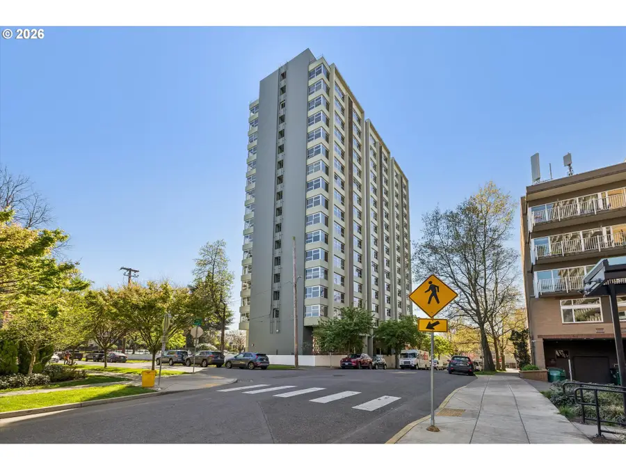 1220 NE 17th Ave #3D, Portland, OR 97232 - #2