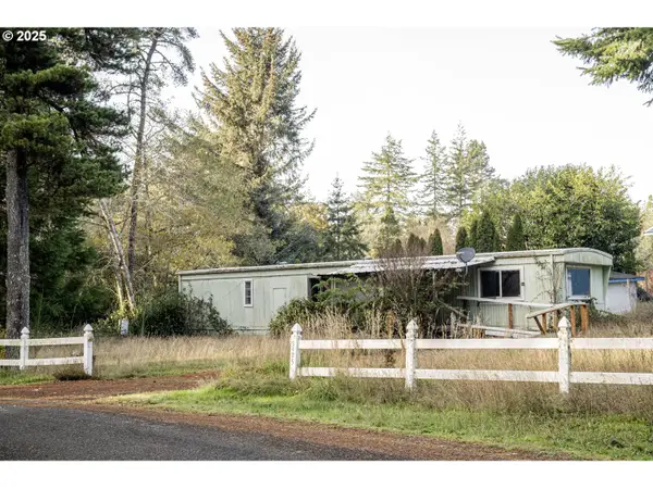 5425 Bay Berry Dr, Florence, OR 97439