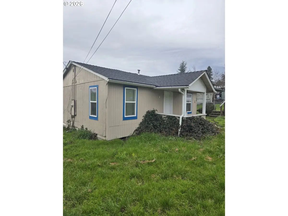 31 SE Darrell Ave, Winston, OR 97496 - #1