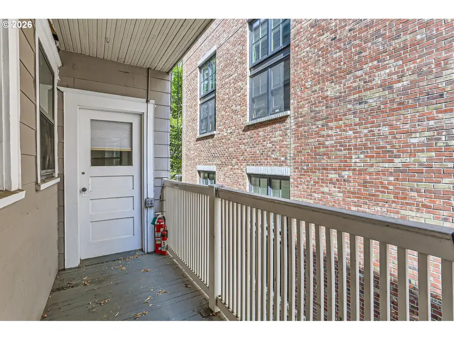 2167 SW Yamhill St, Portland, OR 97035 - #2