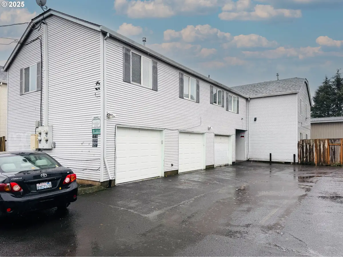 8224 SE Washington St, Portland, OR 97216 - Image #1