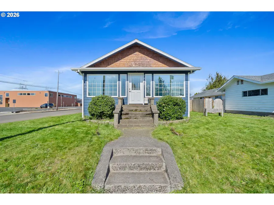 1802 8th St, Tillamook, OR 97141 - #2