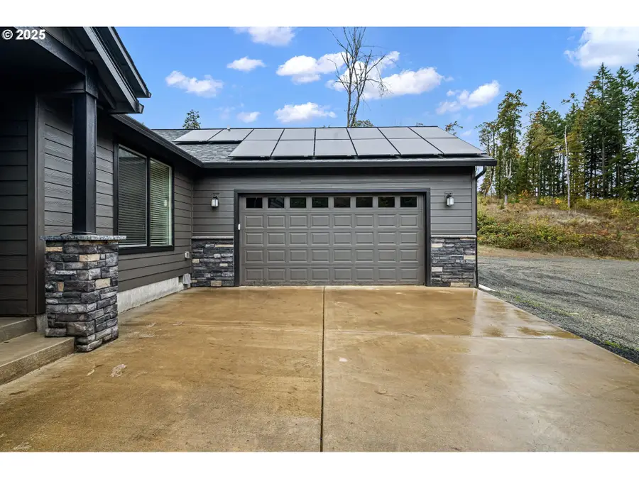 24741 Hall Rd, Cheshire, OR 97419 - Image #3