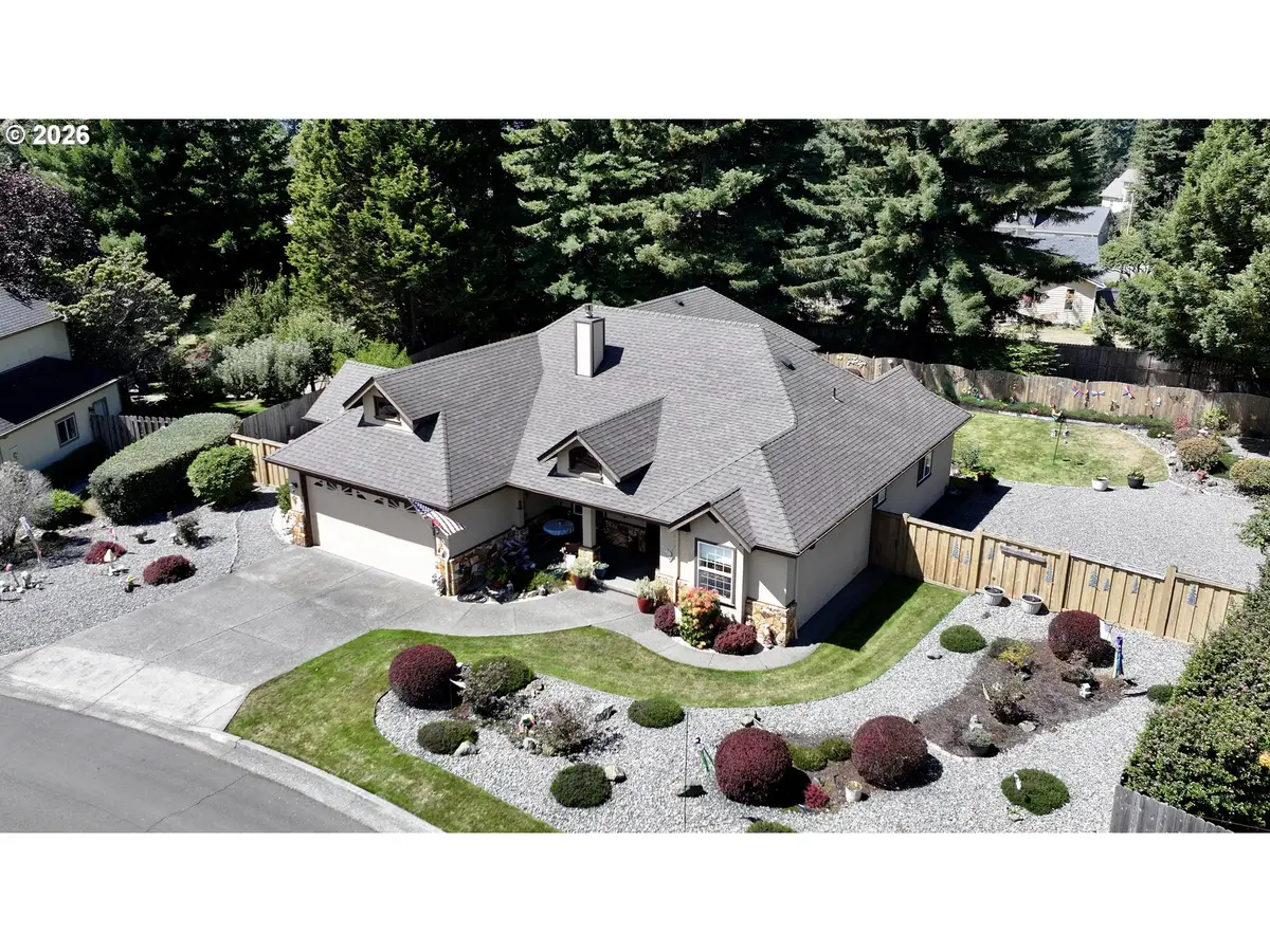 911 Midland Way, Brookings, OR 97415 - #1
