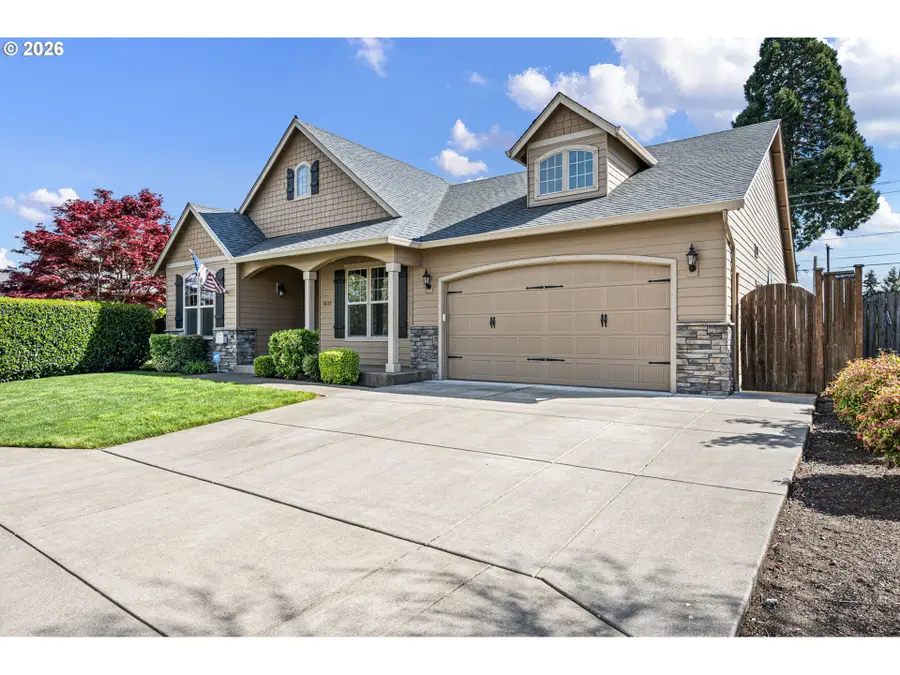 1037 Kaylee Ave, Junction City, OR 97448 - #2