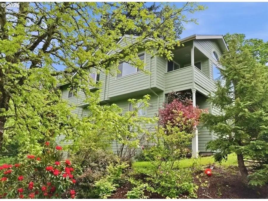 2533 Moon Mountain Dr, Eugene, OR 97403 - #2