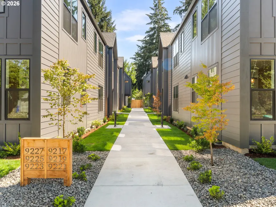 9223 N Seneca St, Portland, OR 97203 - #2