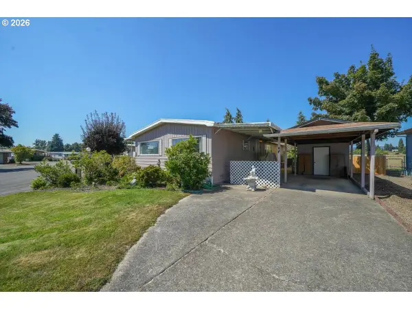 77500 S 6th St #A011, CottageGrove, OR 97424