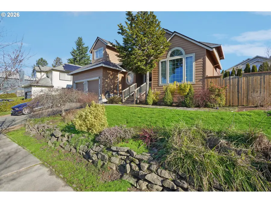 800 SE Greenway Dr, Gresham, OR 97080 - Image #3