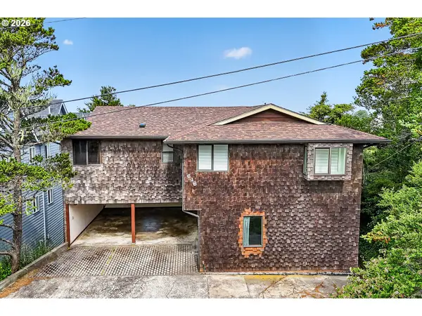 646 SW 11th St #3, Newport, OR 97365