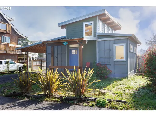 1409 SW Adahi Ave, Waldport, OR 97394