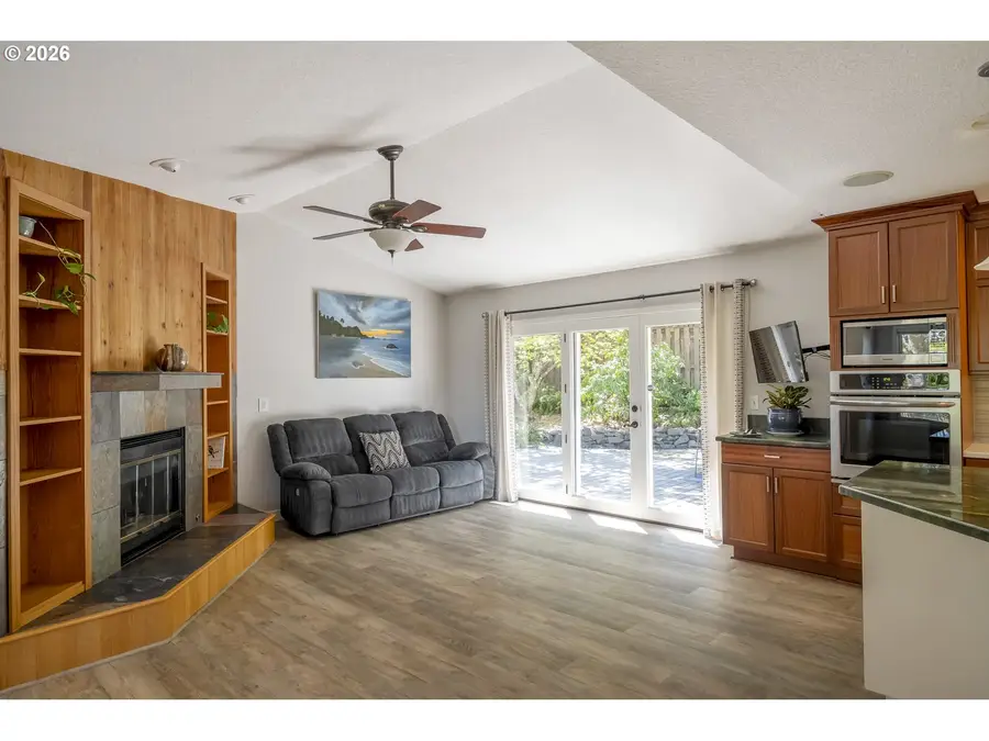 17295 Hanneman Ct, Gladstone, OR 97027 - #3