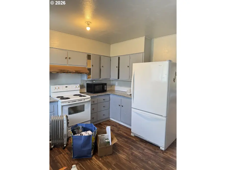 375 College St, Adams, OR 97810 - #3