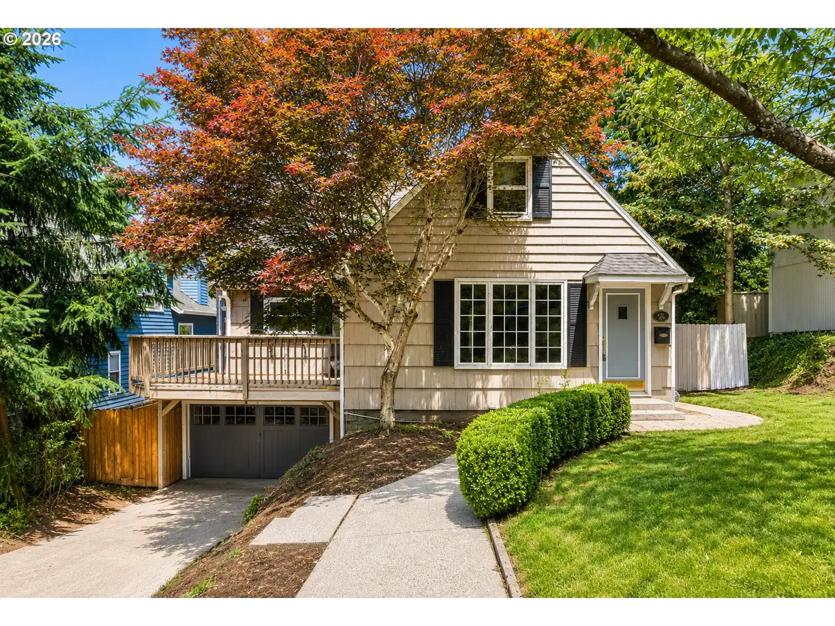 1329 SW Hume St, Portland, OR 97219 - #1