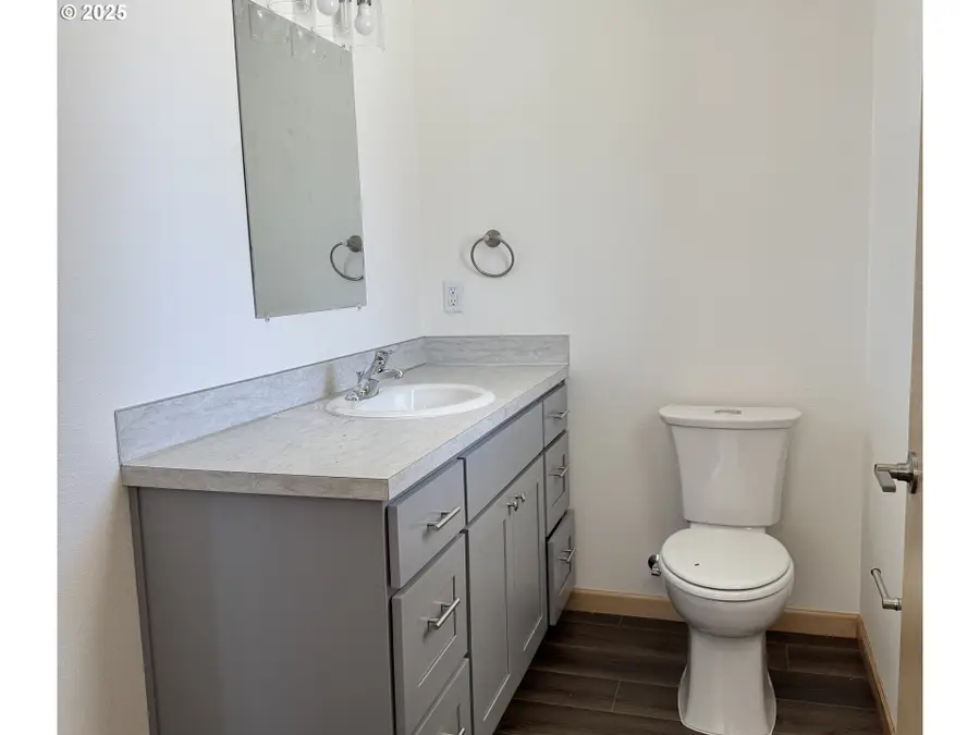 684 St Charles St, Eugene, OR 97402 - Image #3