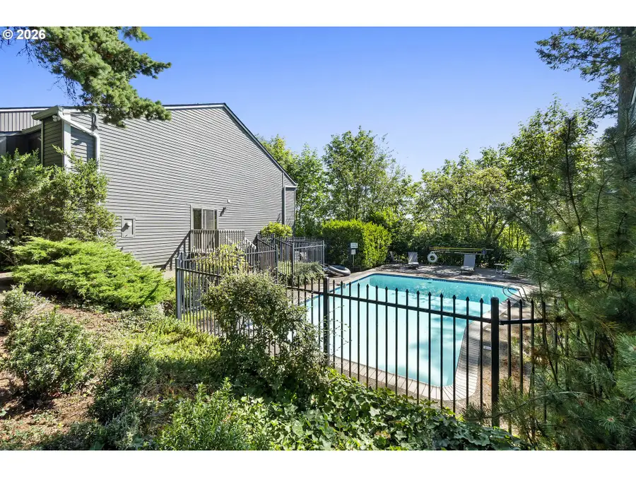 44 Eagle Crest Dr #19, Lake Oswego, OR 97035 - #2
