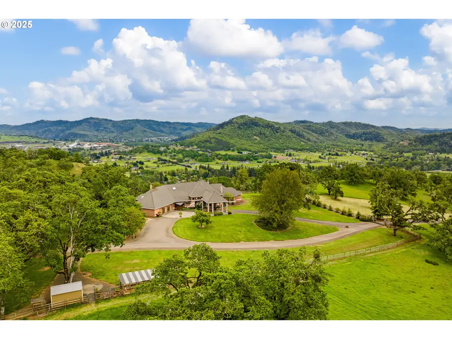 375 Bella Hills Ln, Roseburg, OR 97471 - Image #2