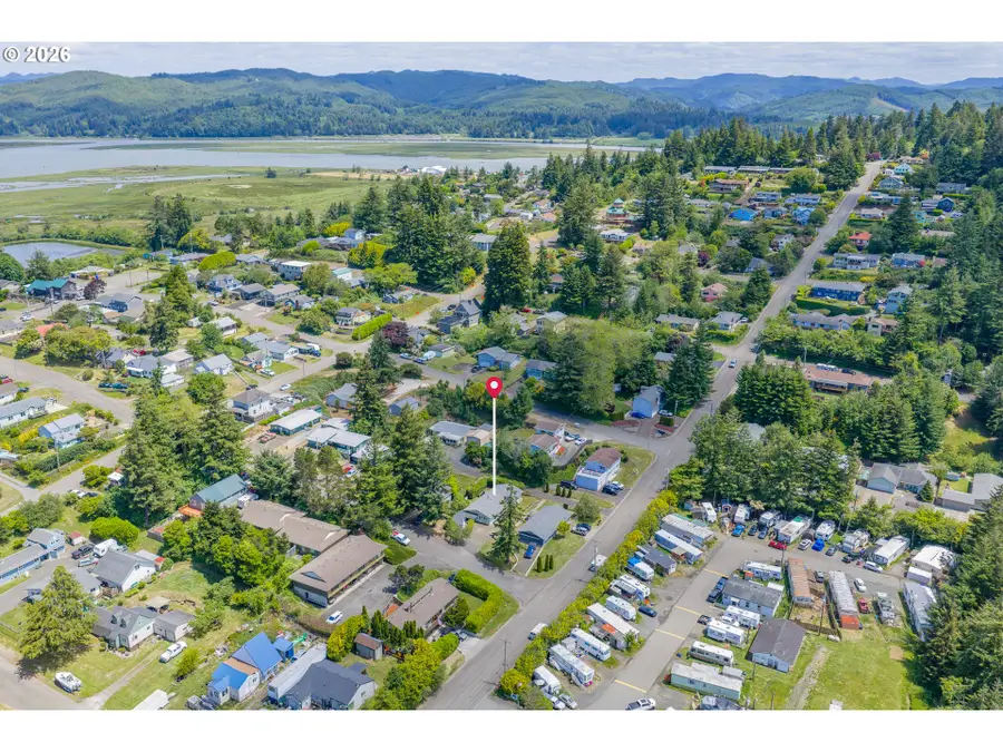 580 8th Ave, Coos Bay, OR 97420 - #3