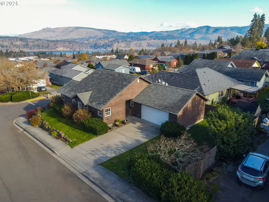 2957 Eugene St, Hood River, OR 97031 - Image #2