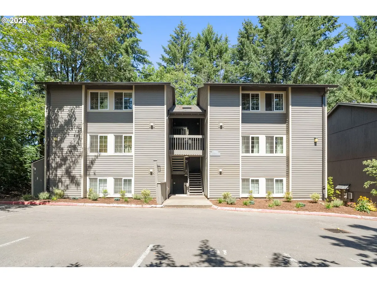 2417 SW Nebraska St #4, Portland, OR 97239 - #1