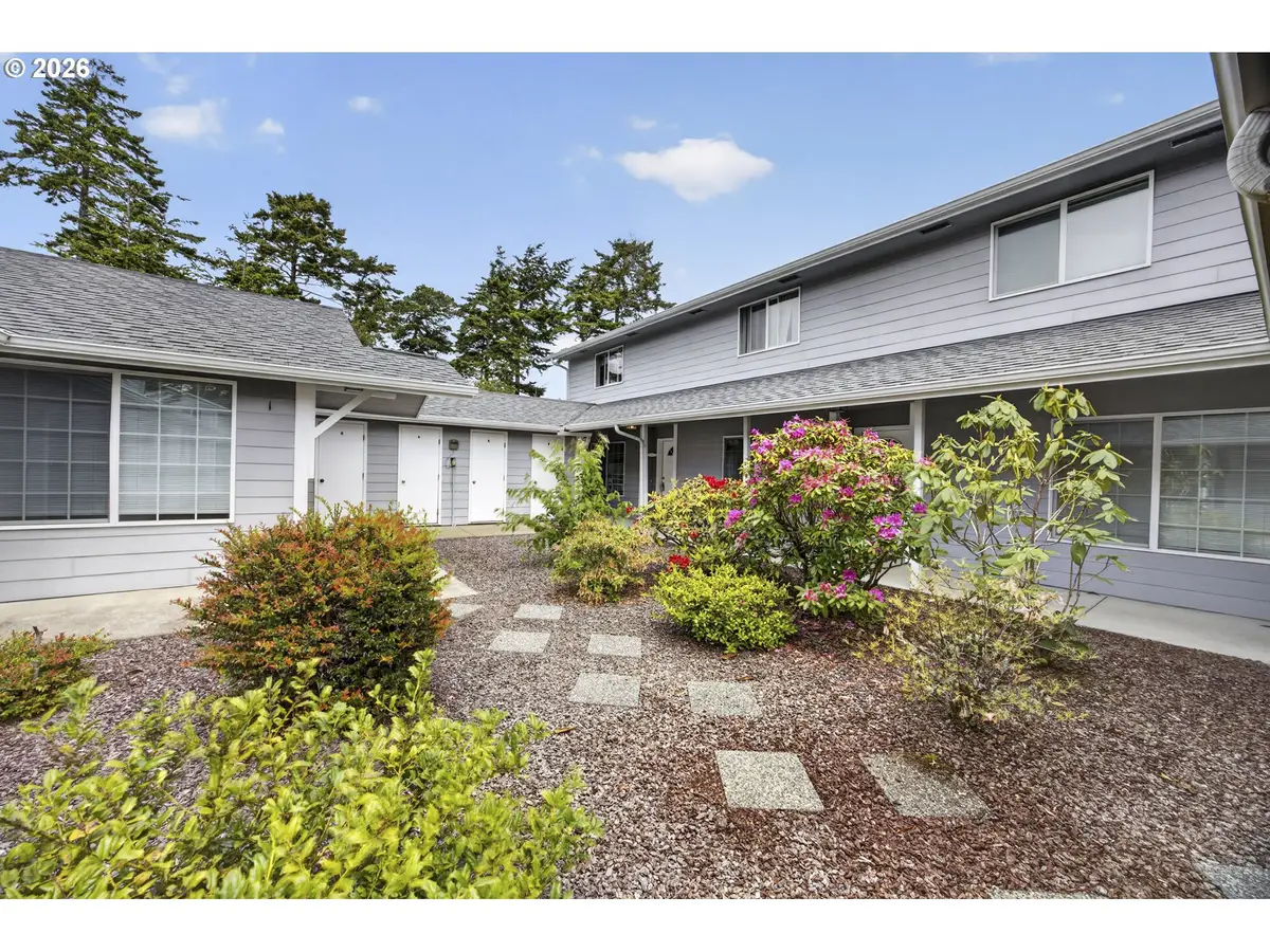 1150 Hemlock St #B8, Florence, OR 97439 - #1