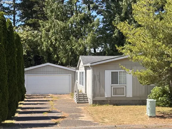 215 SE Anchor Ave, DepoeBay, OR 97341