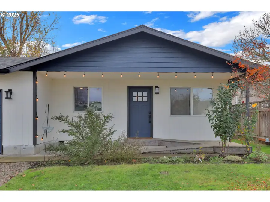 645 Riley Way, Harrisburg, OR 97446 - Image #2