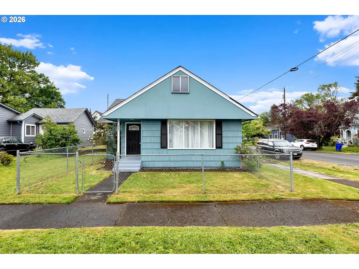807 N 8th Ave, Kelso, WA 98626 - #1