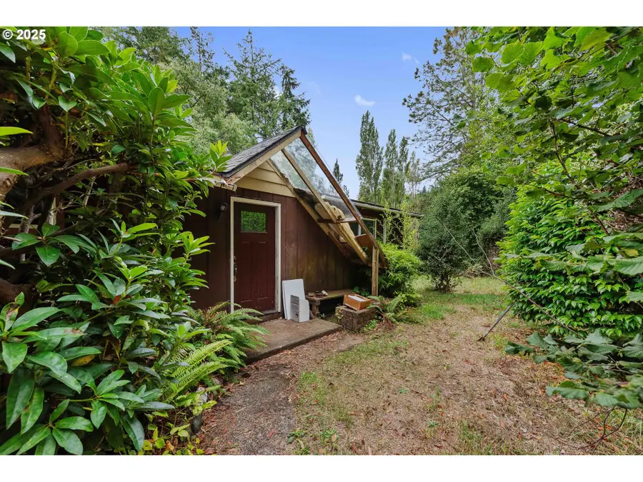 92688 Libby Ln, Coosbay, OR 97420 - Image #2