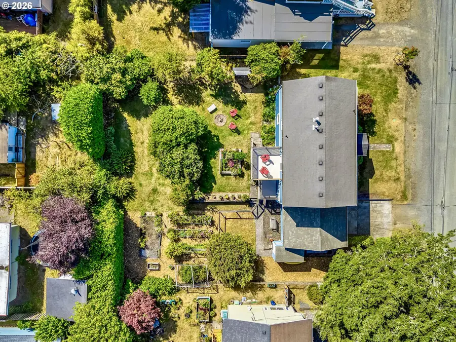 821 14th Ave, Seaside, OR 97138 - #3