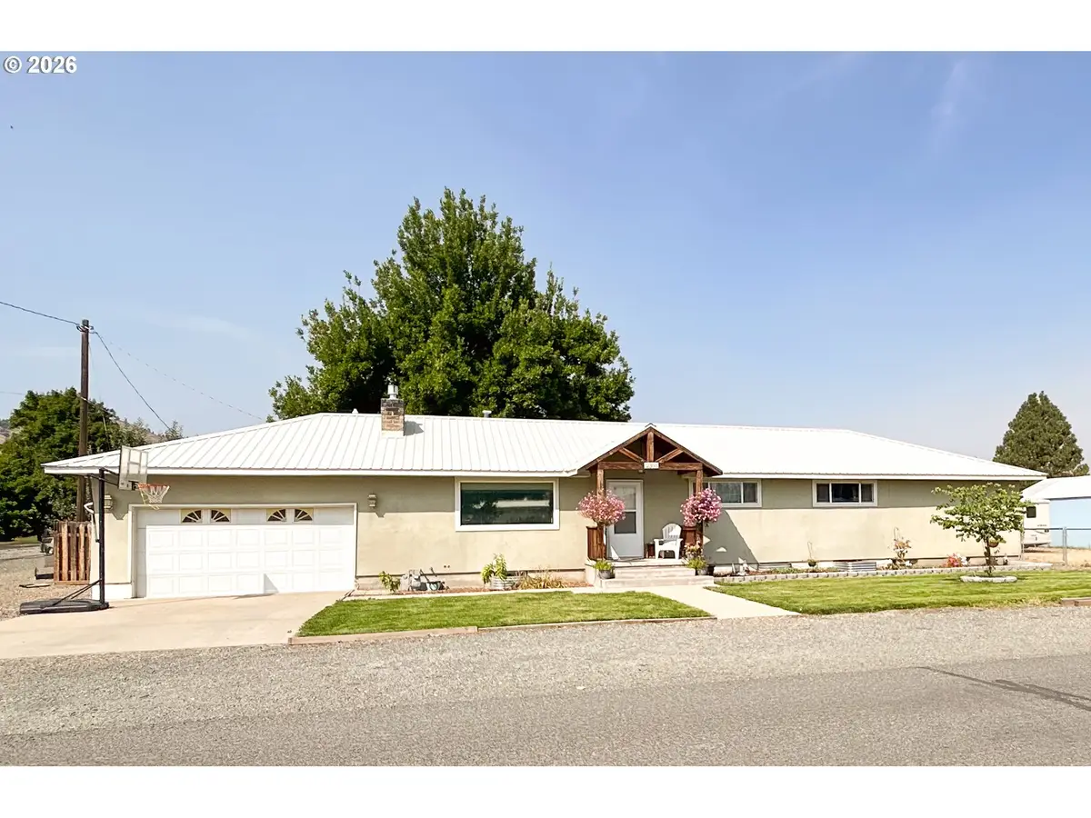 2305 16th St, Baker City, OR 97814 - #1