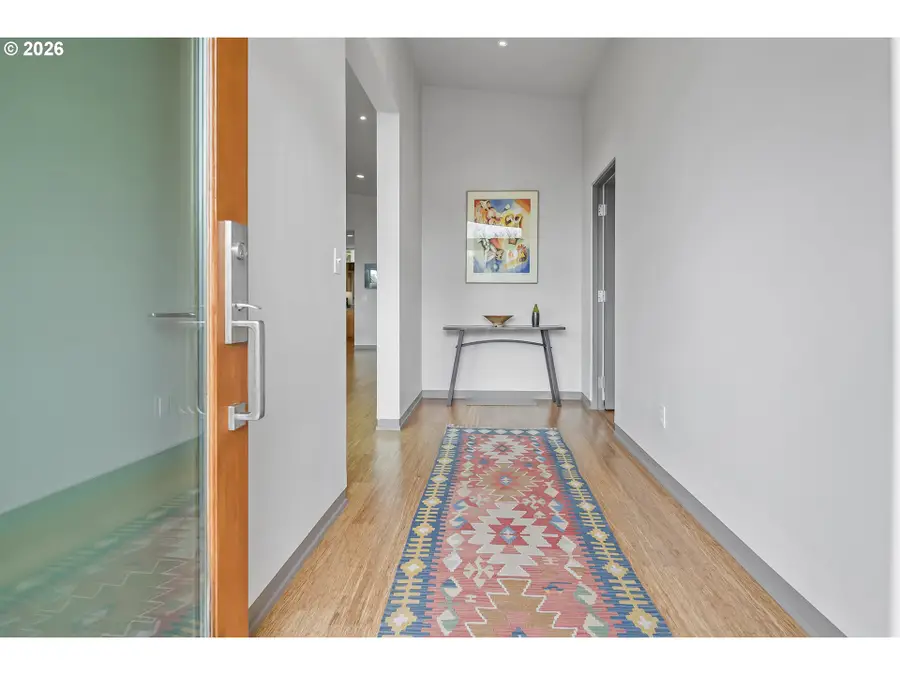 3741 SW Sweetbriar Dr, Portland, OR 97221 - #3