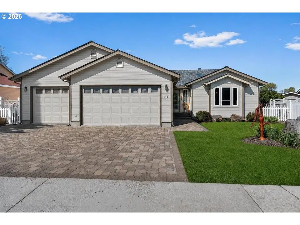 222 SW Meadow Lakes Dr, Prineville, OR 97754 - #1