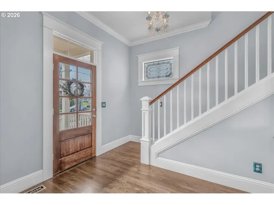 716 W 19th St, Vancouver, WA 98660 - #2