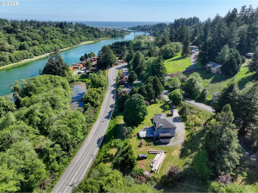 16711 Thompson Rd, Brookings, OR 97415 - #2