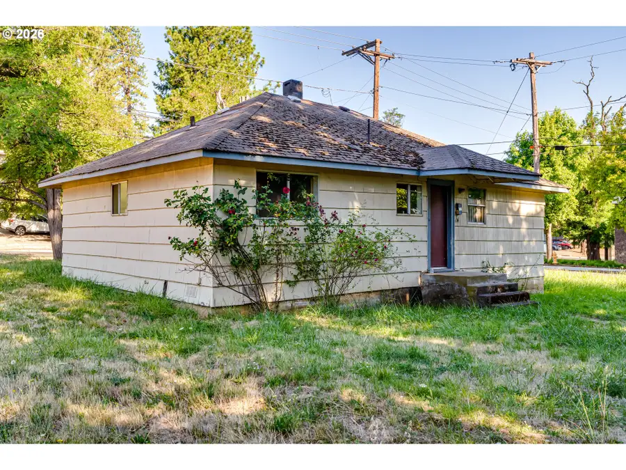3015 Willamette St, Eugene, OR 97405 - #2