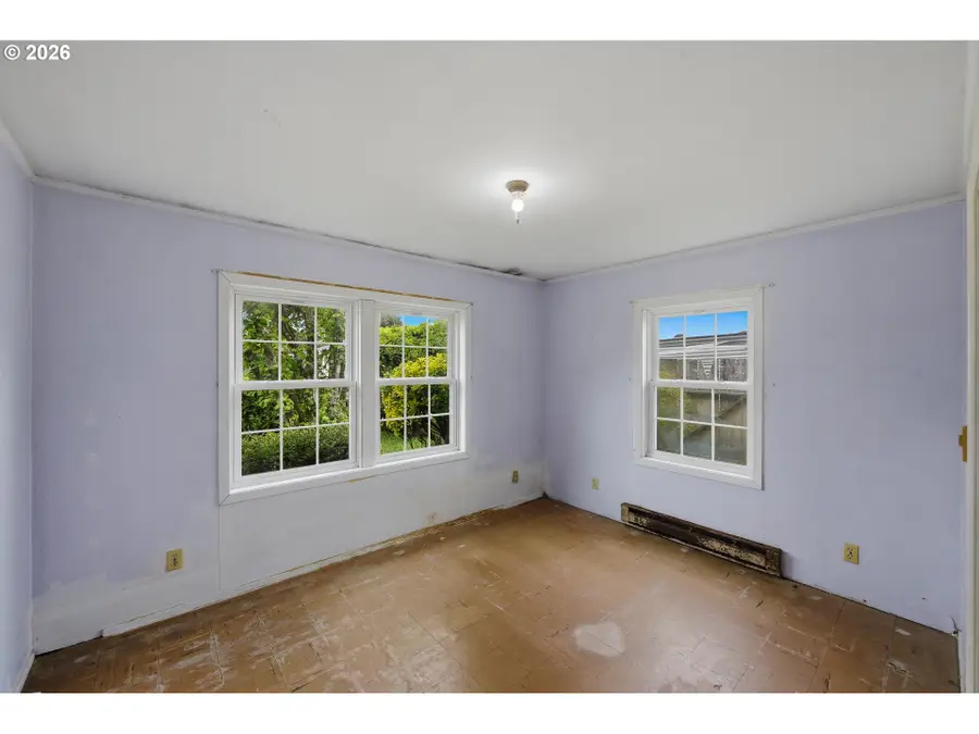 1691 Grant St, North Bend, OR 97459 - #2