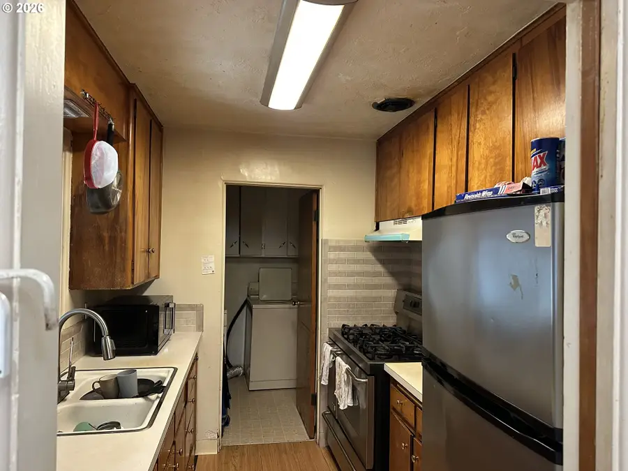 641 Bryan St, Woodburn, OR 97071 - #3