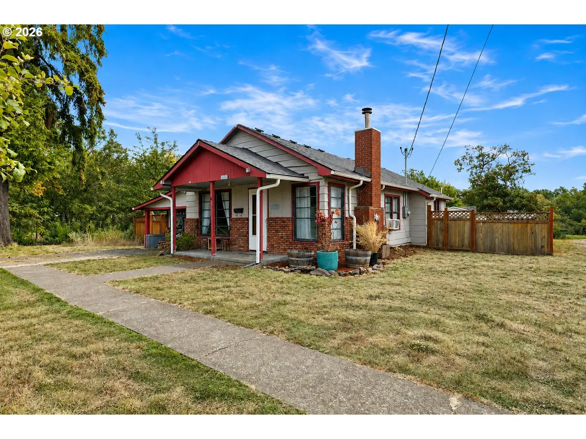 221 Walnut St, Independence, OR 97351 - #1