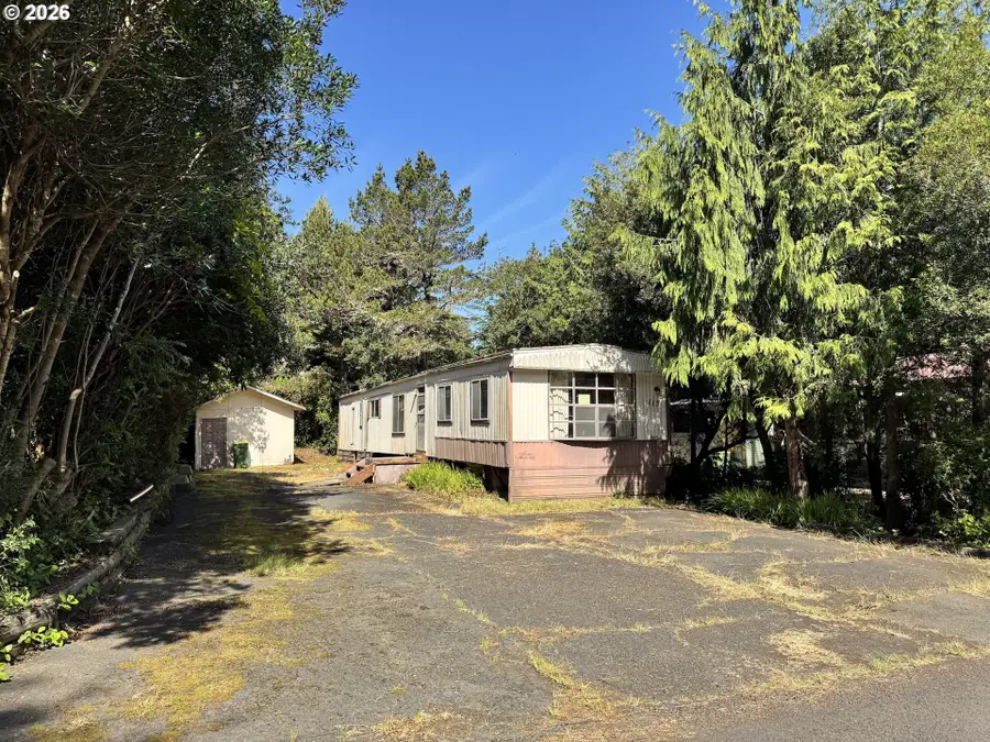 1600 Rhododendron Dr #113, Florence, OR 97439 - #2
