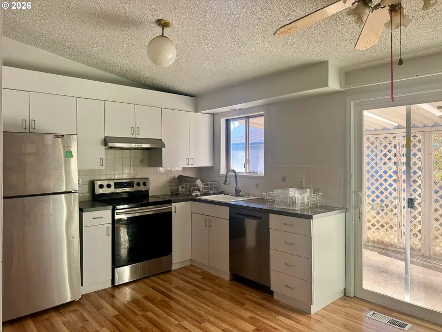 6633 SE 83rd Ave, Portland, OR 97266 - #3