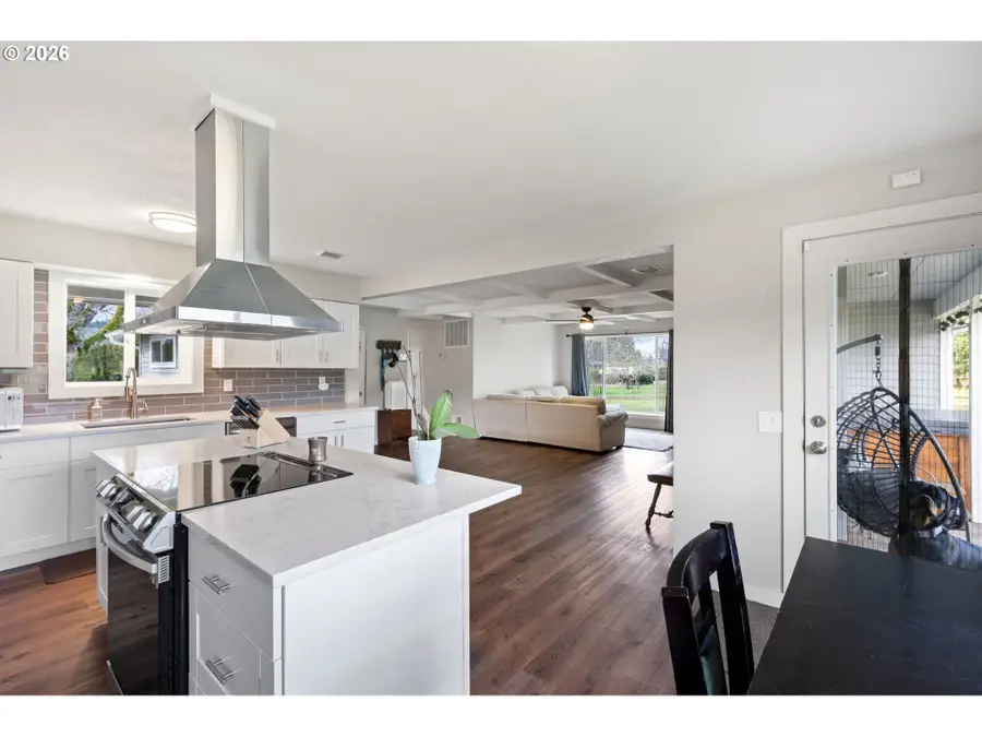 82517 Greenwood St, Creswell, OR 97426 - #3