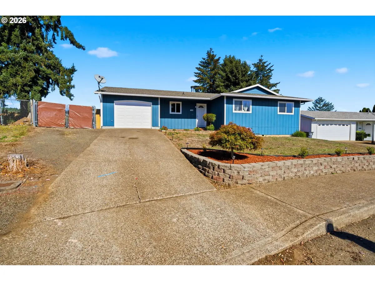 690 NE 5th St, Willamina, OR 97396 - #1