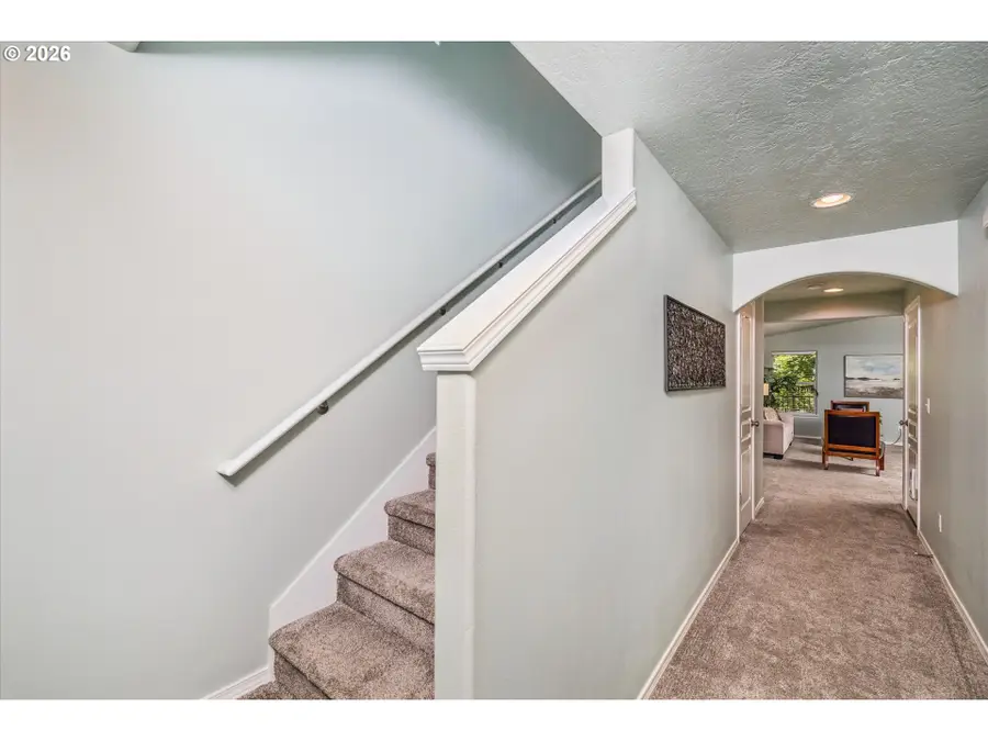 4868 Glacier Dr, Springfield, OR 97478 - #3