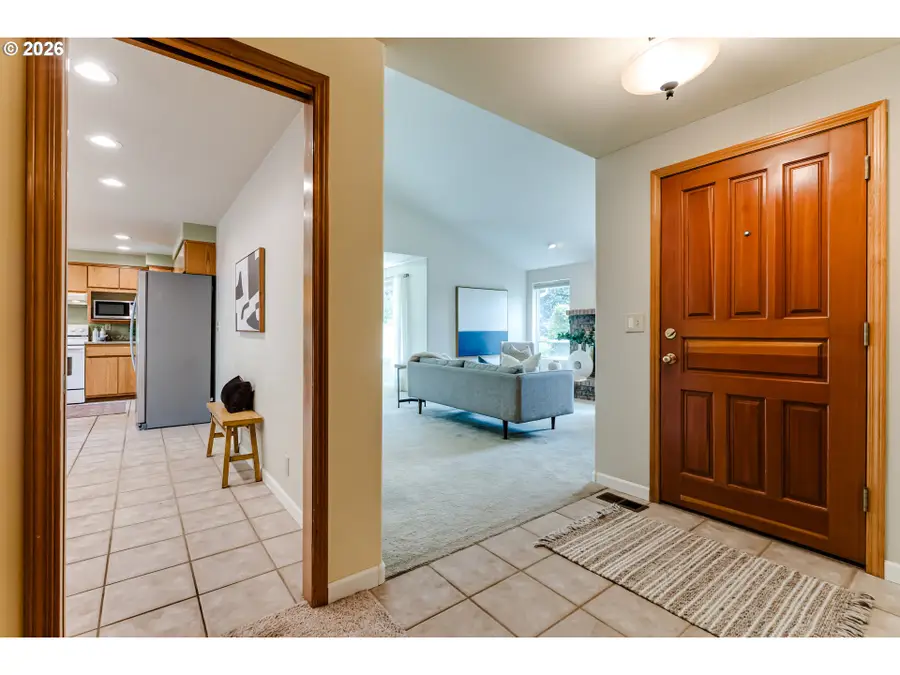 886 River Hills Dr, Springfield, OR 97477 - #3