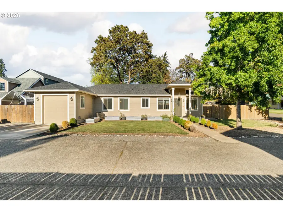 290 Nelson Ln, Gladstone, OR 97027 - #2